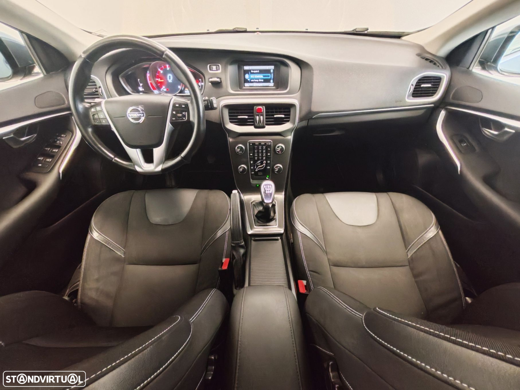 Volvo V40 1.6 D2 Momentum - 22
