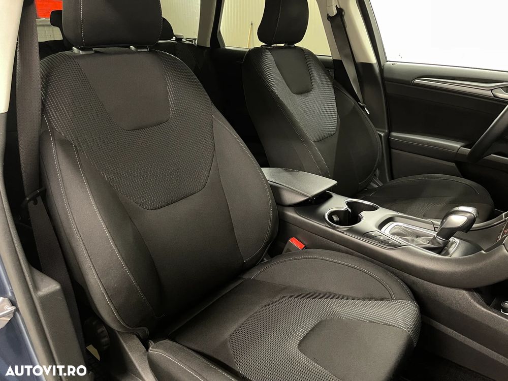 Ford Mondeo 2.0 HEV Titanium - 10