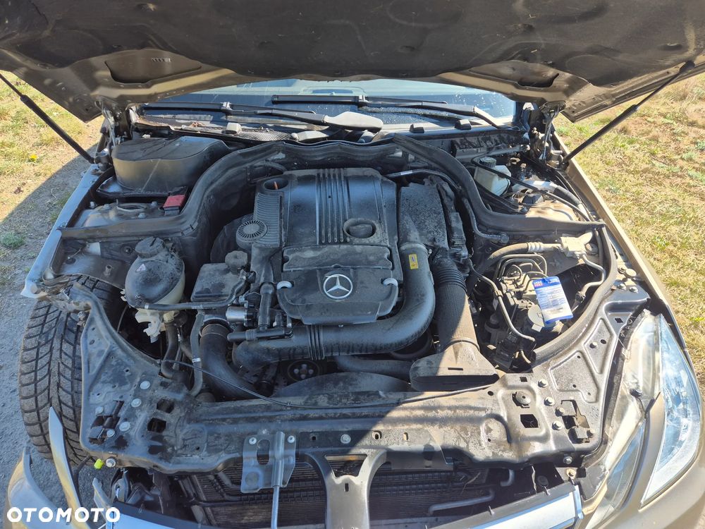 Mercedes-Benz Klasa E 250 CGI BlueEFFICIENCY Automatik Avantgarde - 19