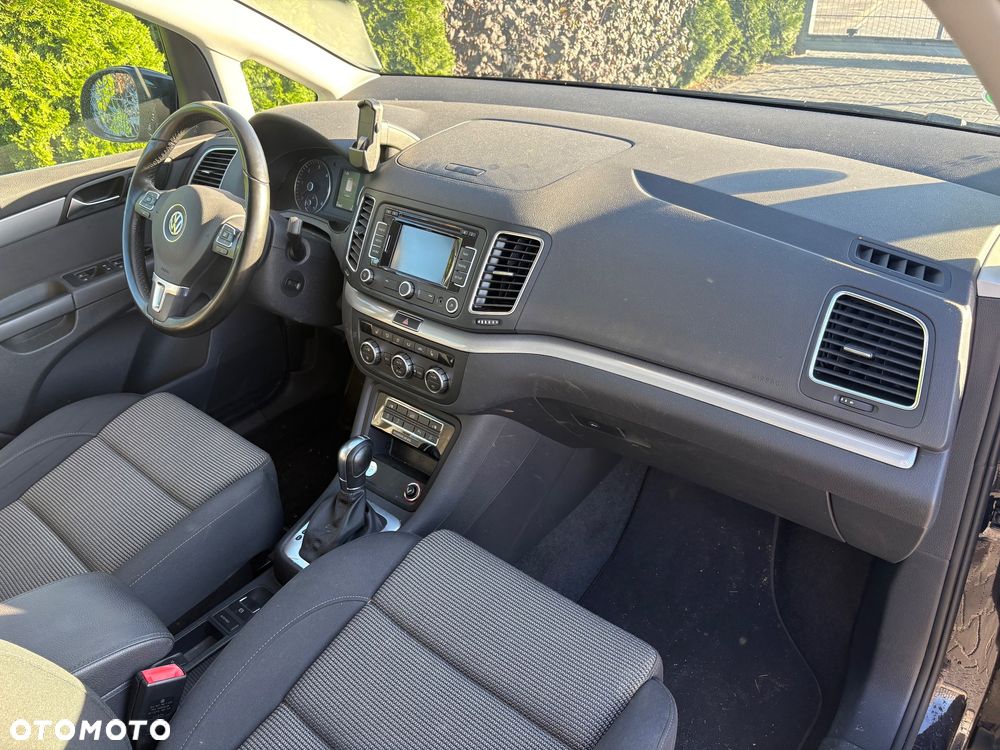 Volkswagen Sharan 2.0 TDI Comfortline DSG - 24