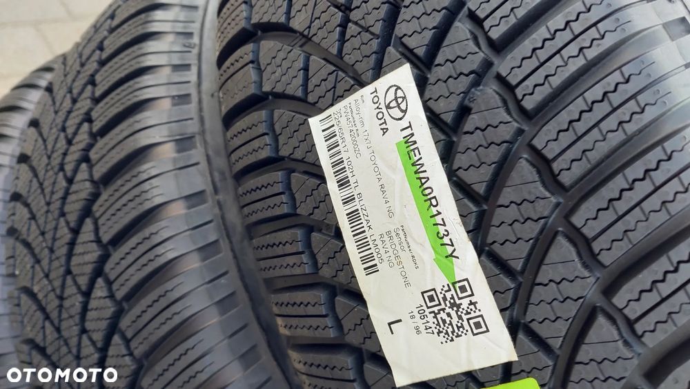 Komplet kół zimowych Felgi aluminiowe TOYOTA RAV4 5x114,3 et35 7x17j z czujnikiem pw457-42000 NOWE - 4