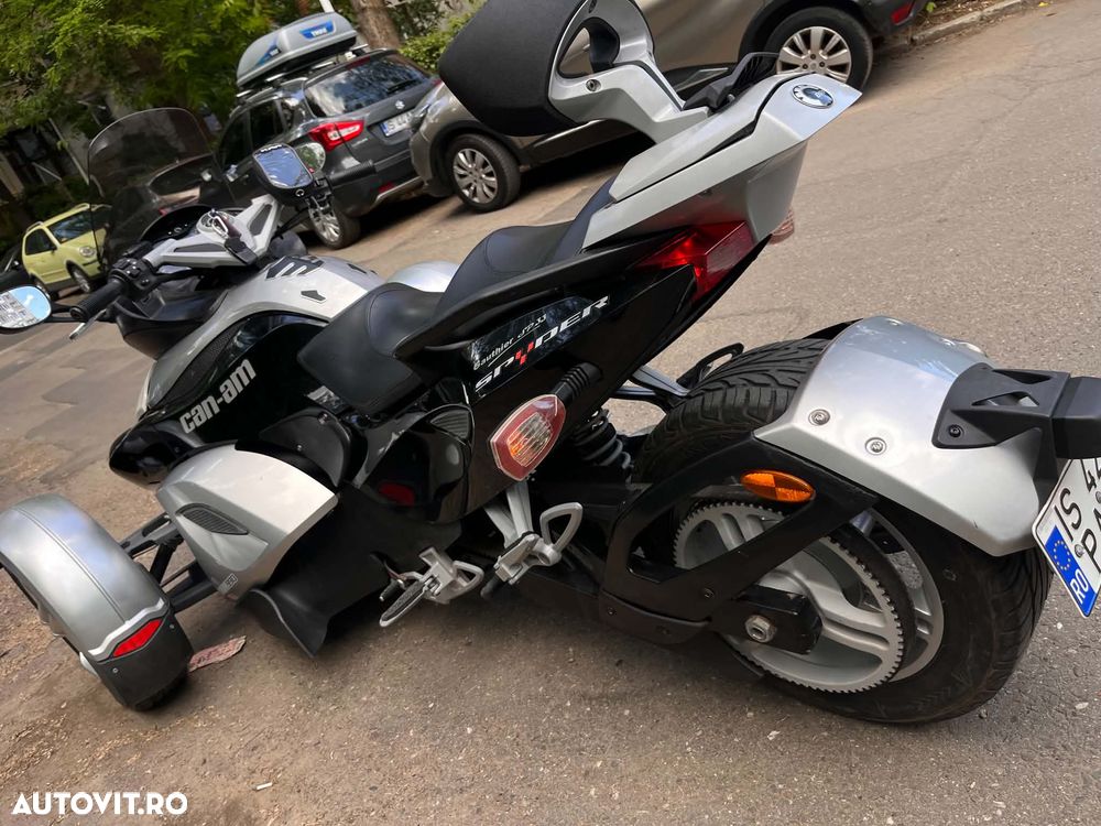 Can-Am Spyder - 4