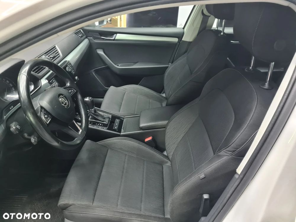 Skoda Superb 2.0 TDI DSG Sportline - 35