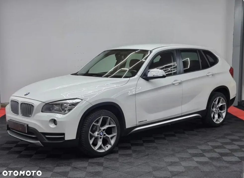 BMW X1 xDrive20i Sport Line - 2