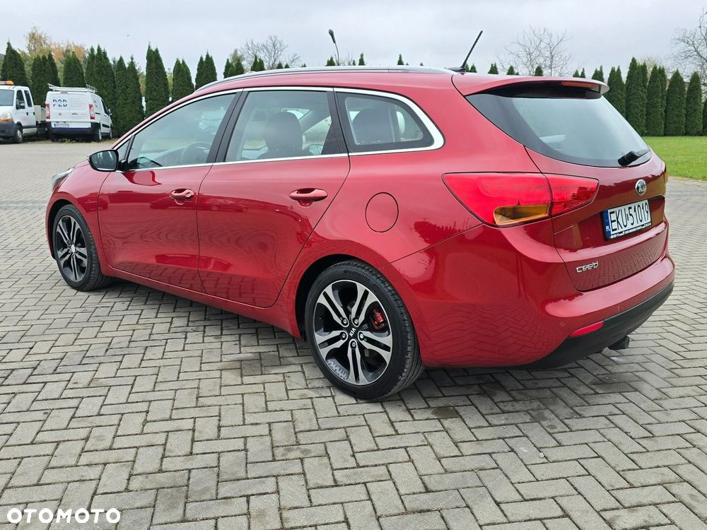 Kia Ceed - 13