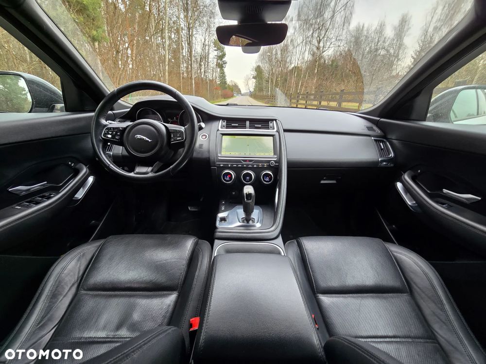 Jaguar E-Pace P250 AWD R-Dynamic - 6