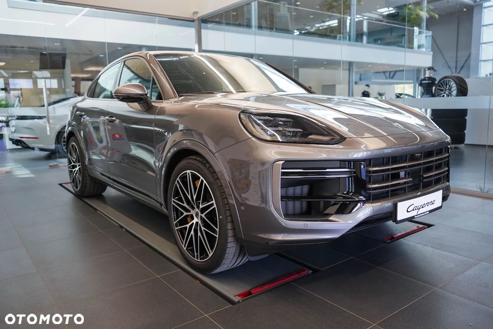 Porsche Cayenne Turbo E-Hybrid PHEV - 5
