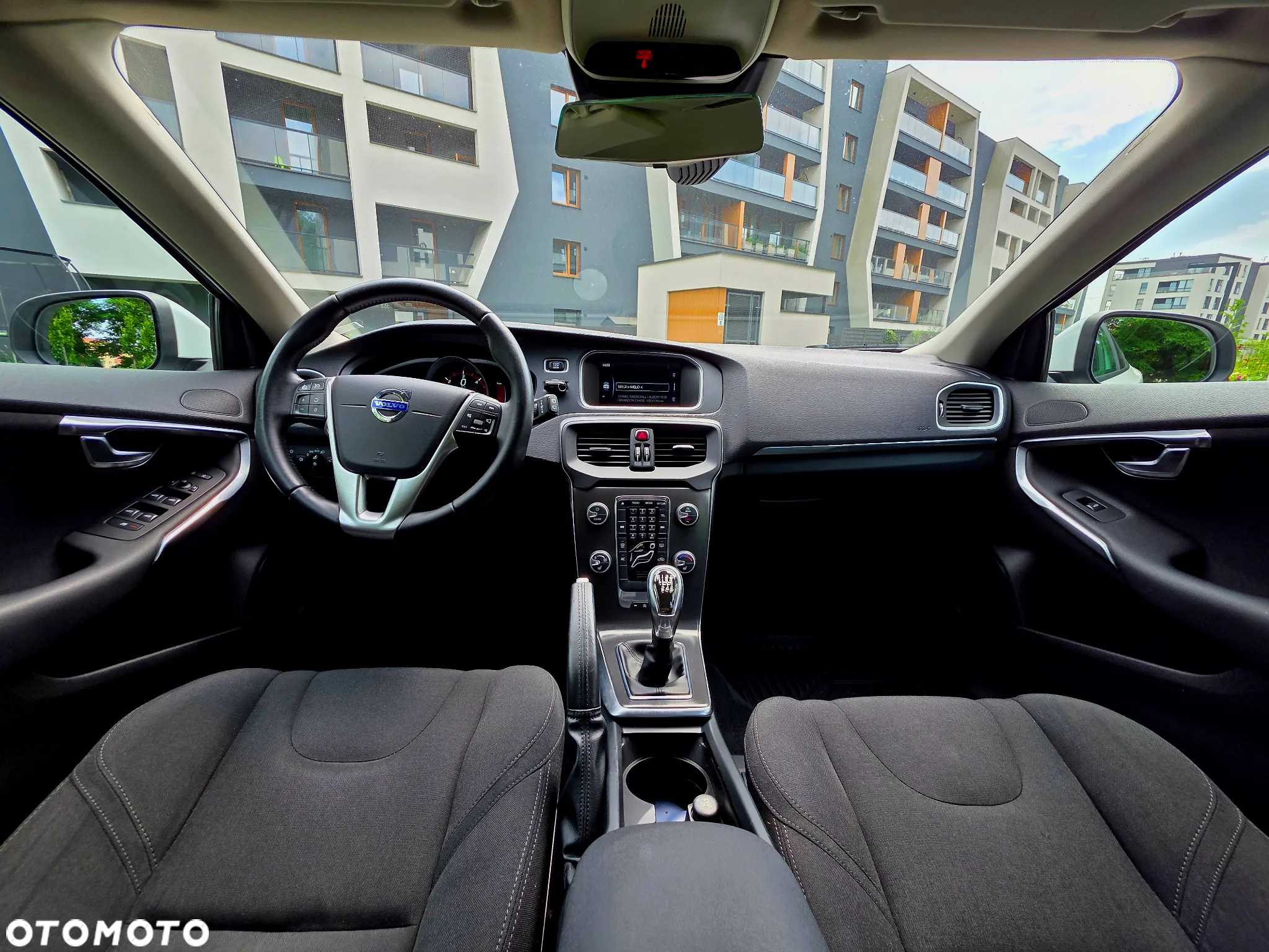 Volvo V40 D2 R-Design Summum - 9