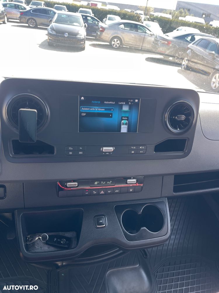 Mercedes-Benz Sprinter - 32