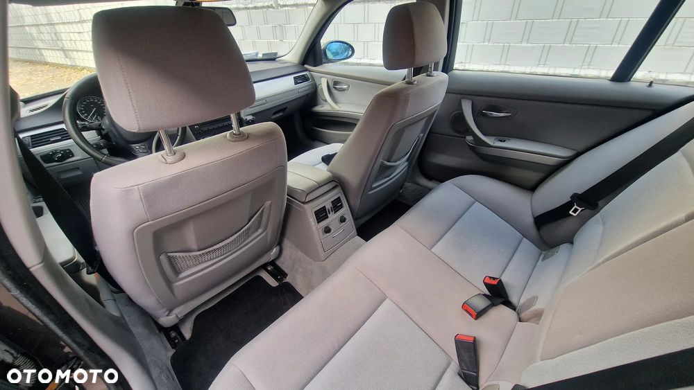 BMW Seria 3 318d - 13