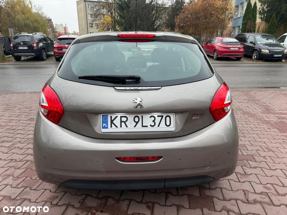 Peugeot 208 - 4