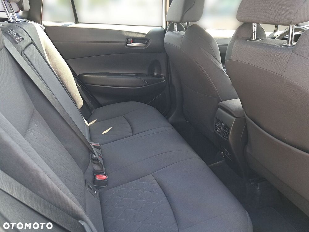 Toyota Corolla Cross - 12