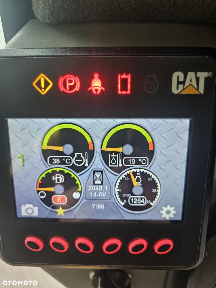 Caterpillar 262 D3 - 8