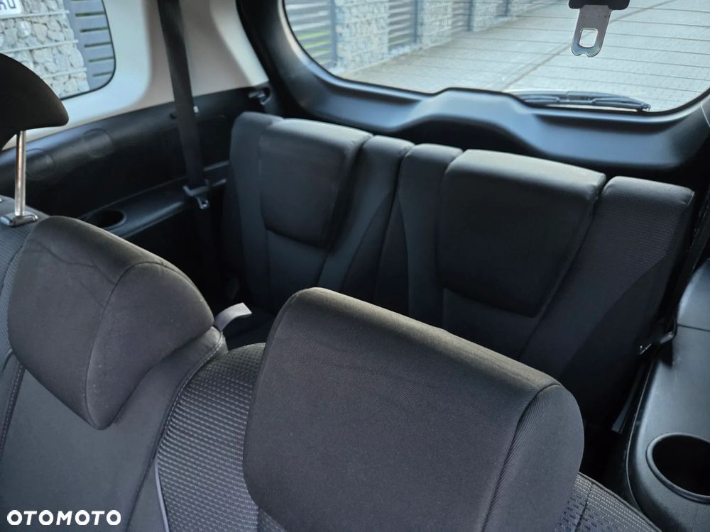 Mazda 5 - 14