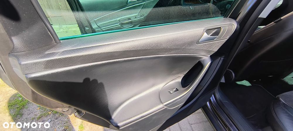 Volkswagen Passat 2.0 TDI Highline - 11