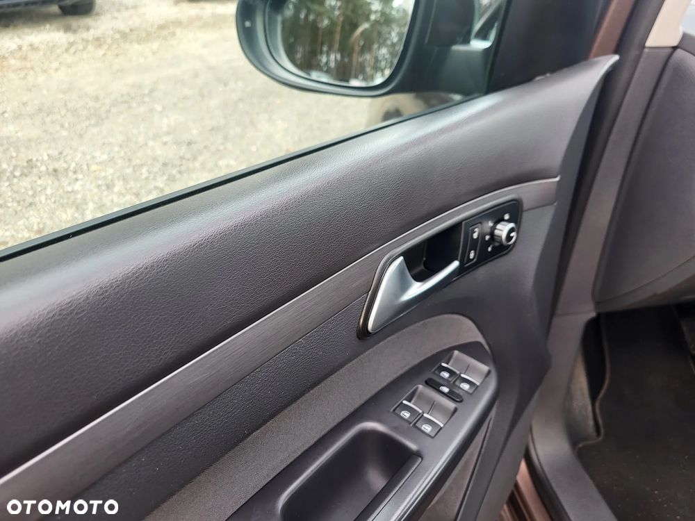 Volkswagen Touran - 9