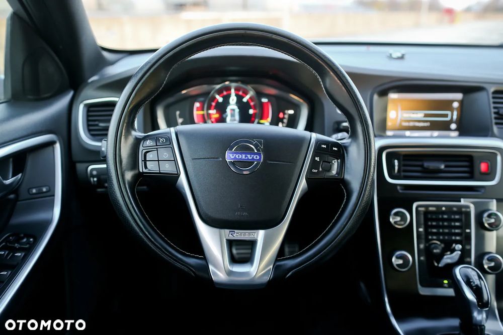 Volvo V60 D3 Geartronic RDesign - 25