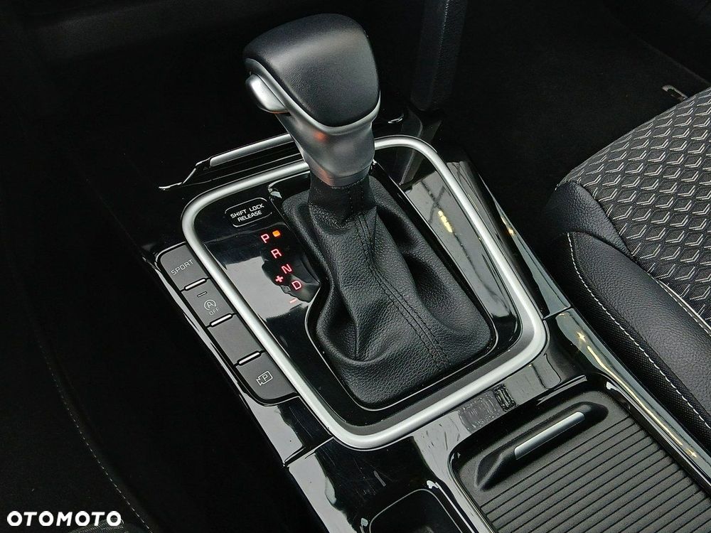 Kia Ceed - 16