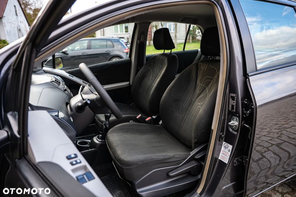 Toyota Yaris 1.0 Luna A/C - 11
