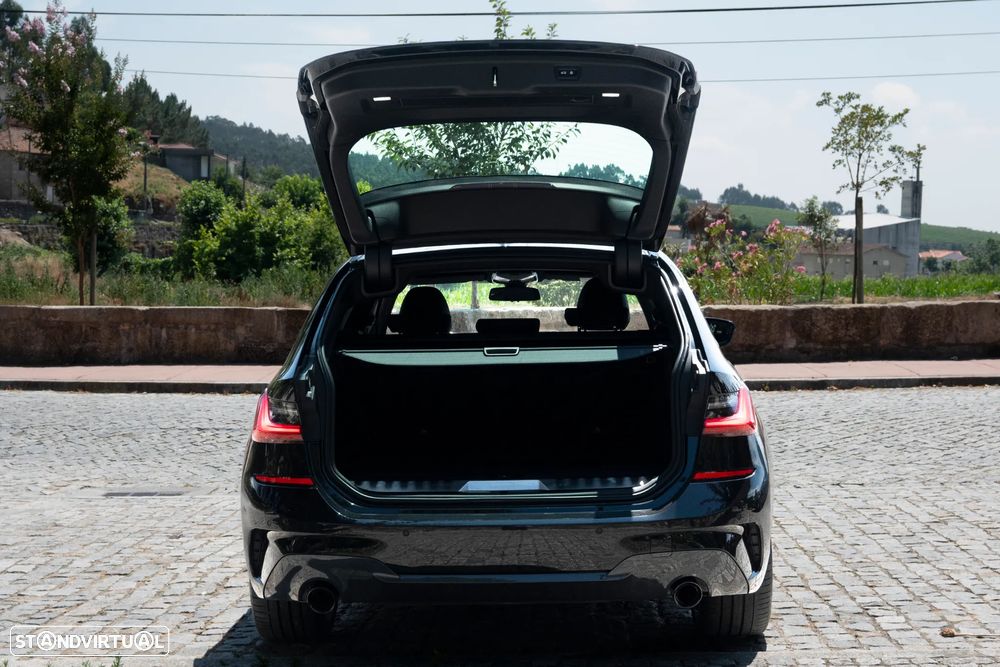 BMW 330 e Touring Pack Desportivo M Auto - 10