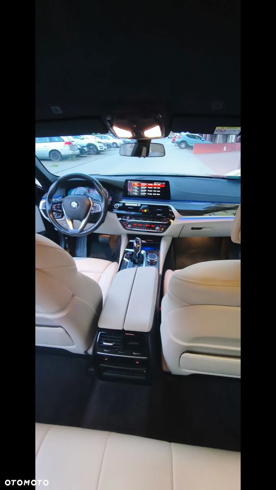 BMW Seria 5 520d xDrive Luxury Line - 10