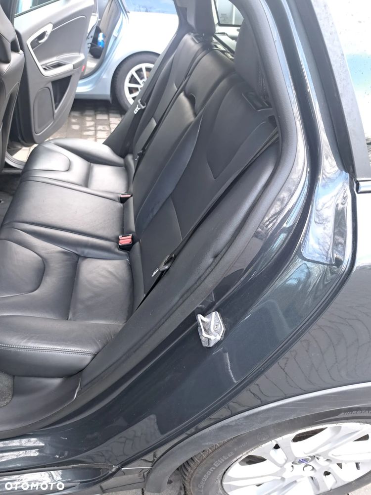 Volvo V60 Cross Country D3 Kinetic - 17