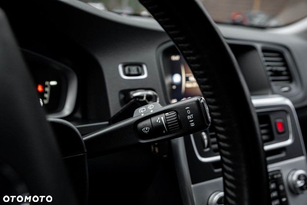 Volvo V60 Cross Country D3 Geartronic - 27