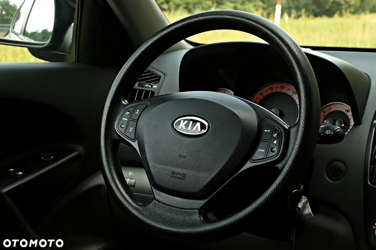 Kia Ceed - 34
