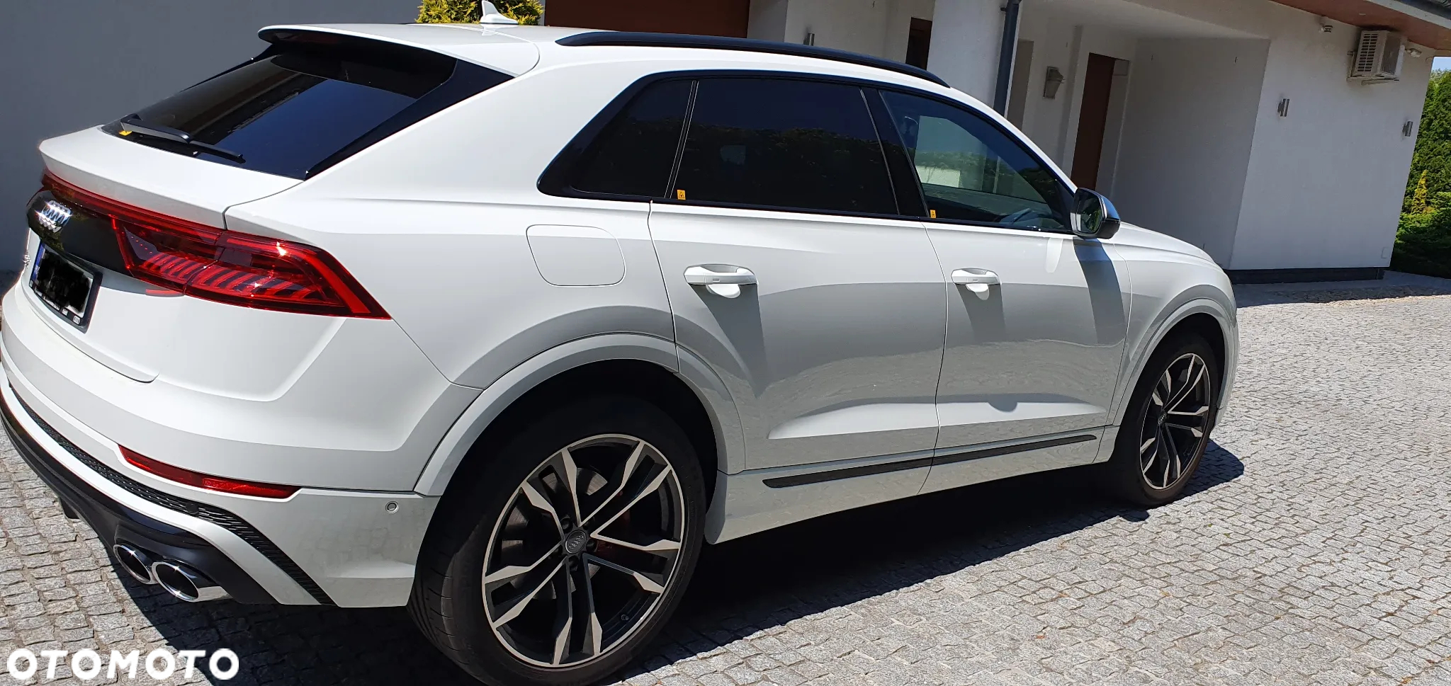 Audi SQ8 - 8