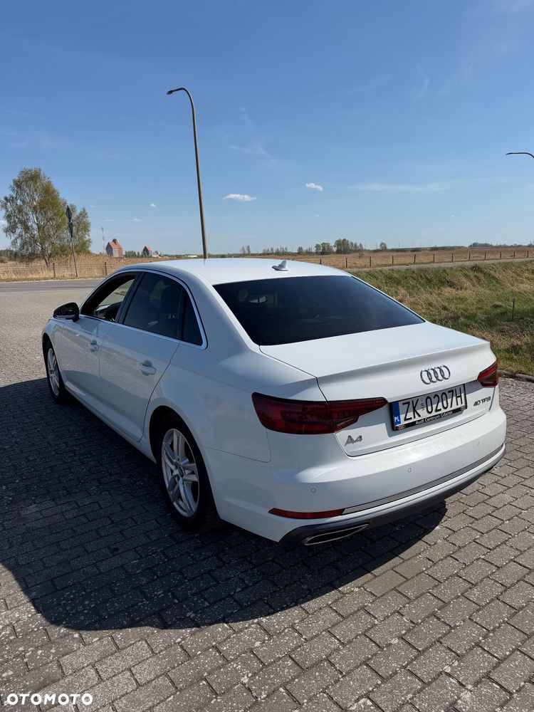 Audi A4 Limousine 40 TFSI S tronic - 4