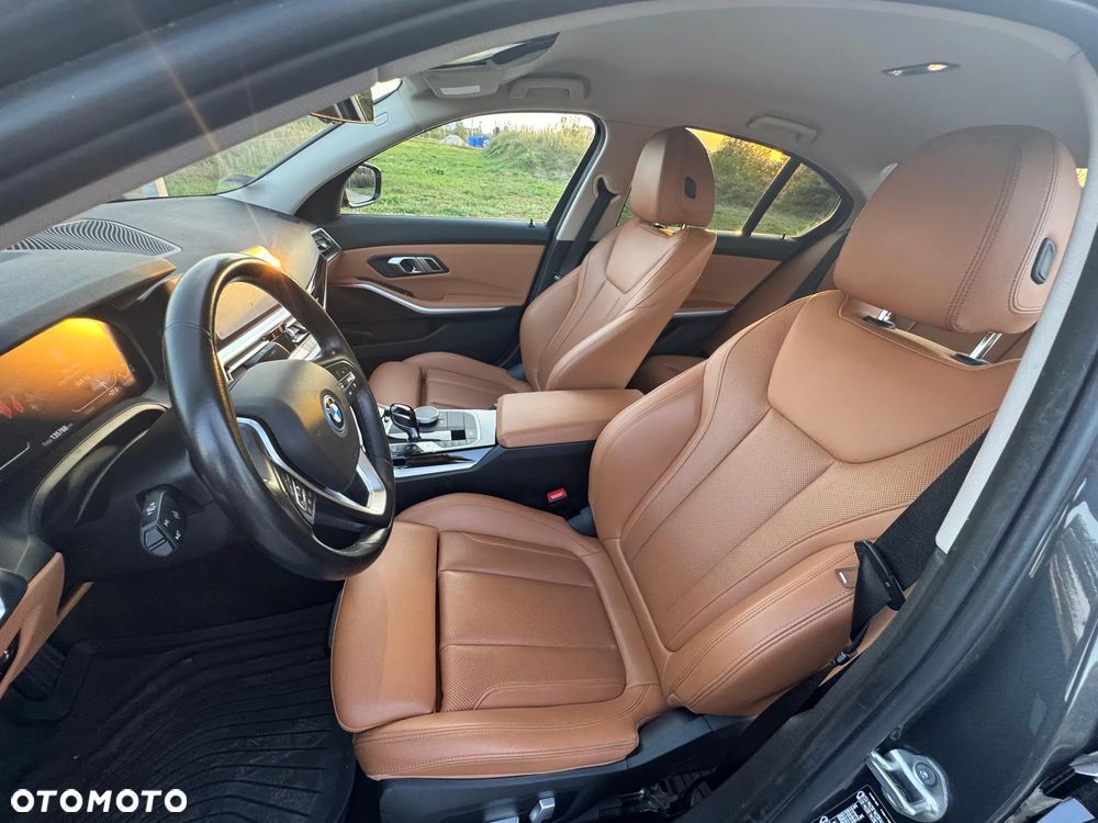 BMW Seria 3 330e Sport Line - 17