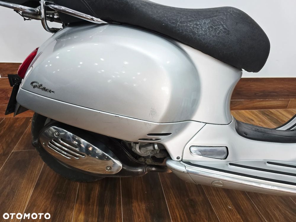 Piaggio Vespa - 20