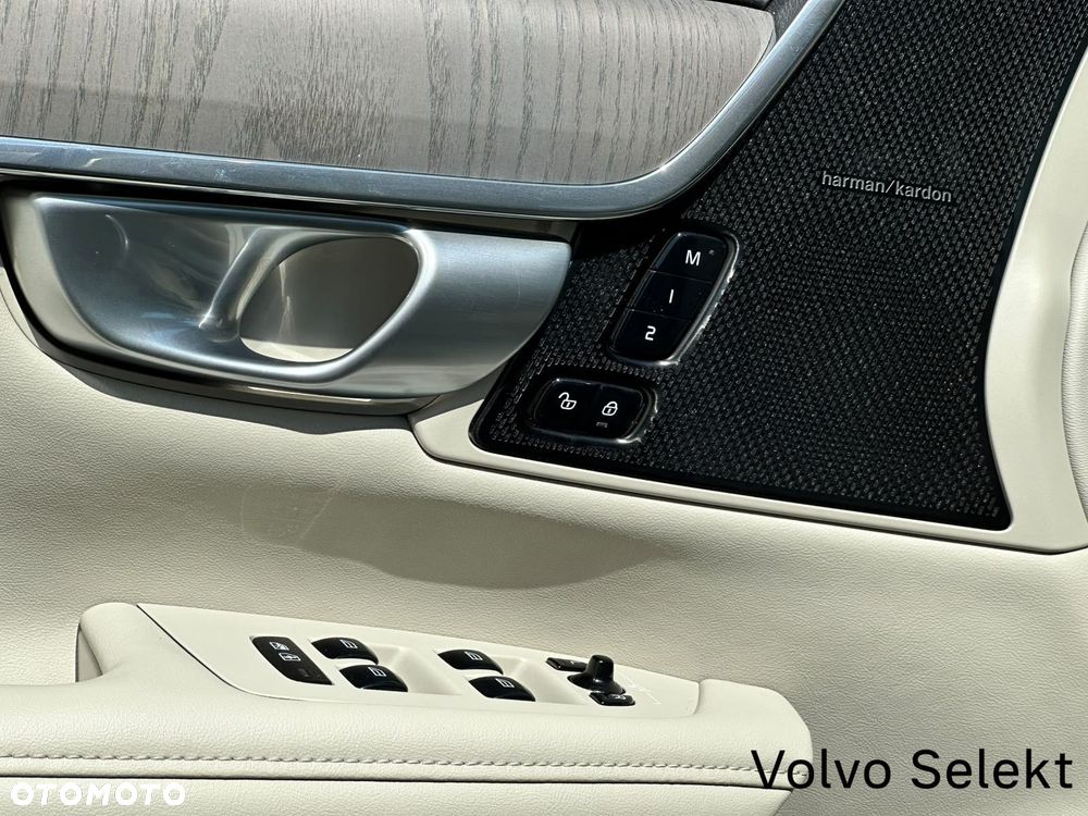 Volvo V90 Cross Country - 25