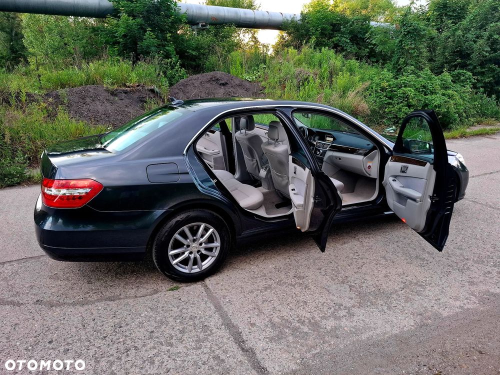 Mercedes-Benz Klasa E 220 CDI DPF BlueEFFICIENCY Elegance - 28