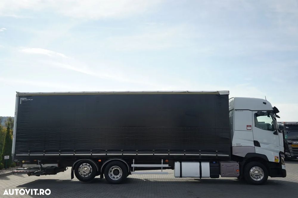 Renault T 440 / 6x2 / PRELATĂ CULISANTĂ (CURTAINSIDER) - 9,5 M / CAMION RIGID / PLATFORMĂ HIDRAULICĂ DHOLLANDIA - 2.000 KG / AXĂ RIDICABILĂ / PODEA REZISTENTĂ (HEAVY-DUTY) / EURO 6 - 7
