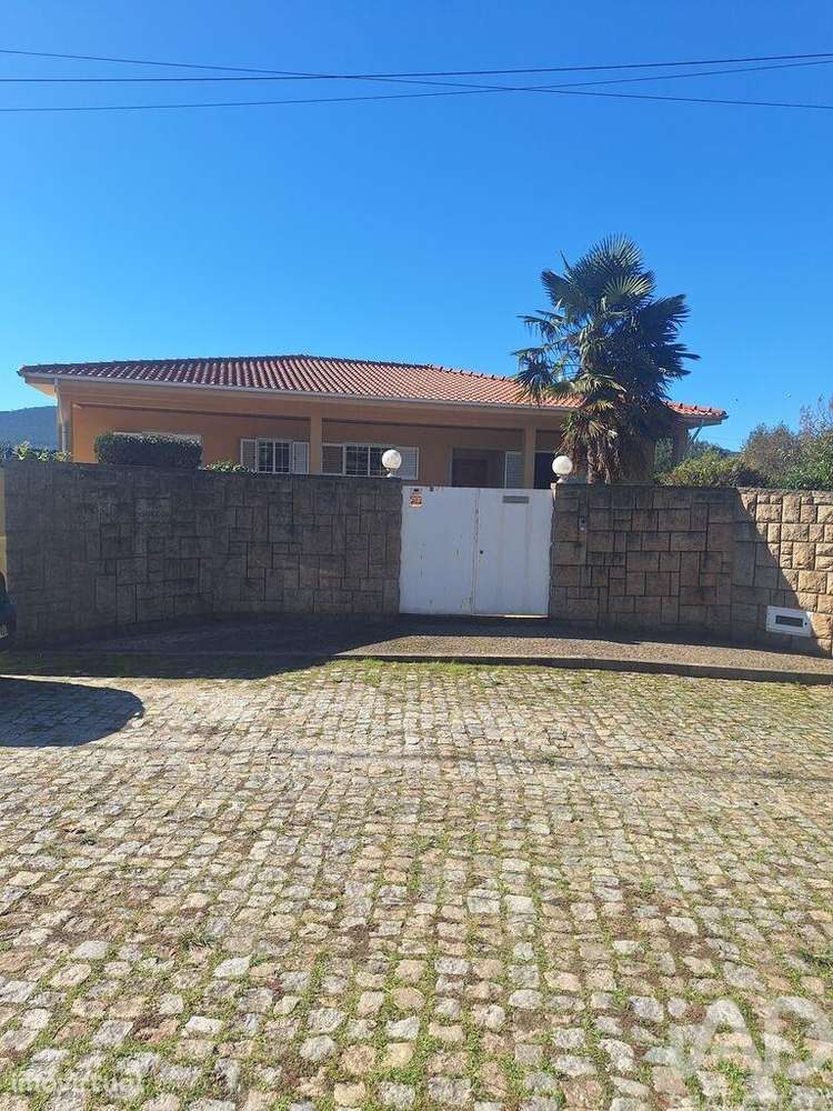 Moradia isolada T4 em Recarei de 250 m2 - Grande imagem: 3/33