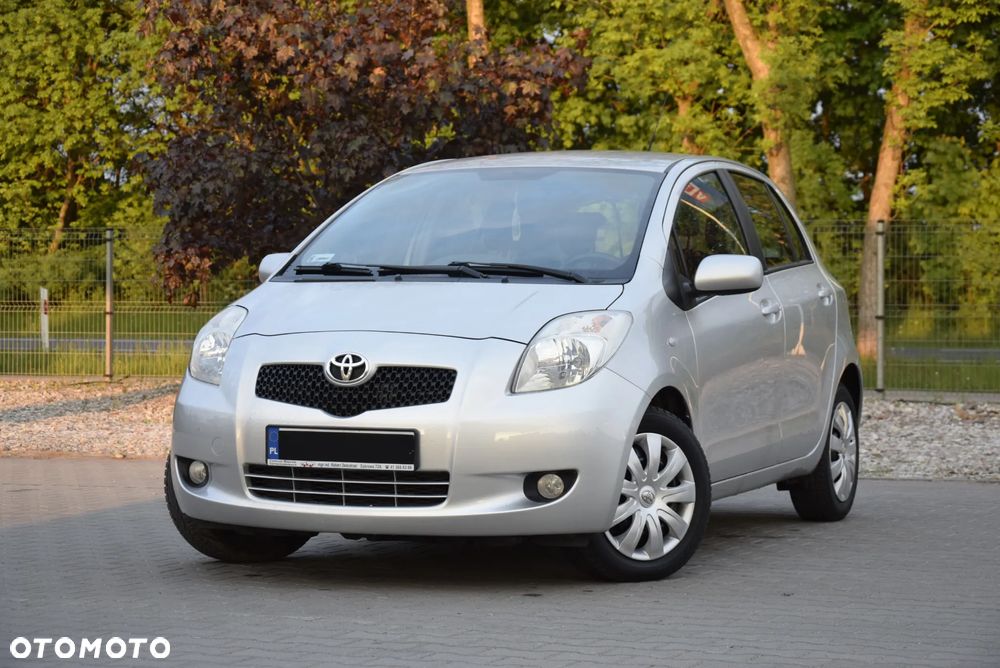 Toyota Yaris - 1