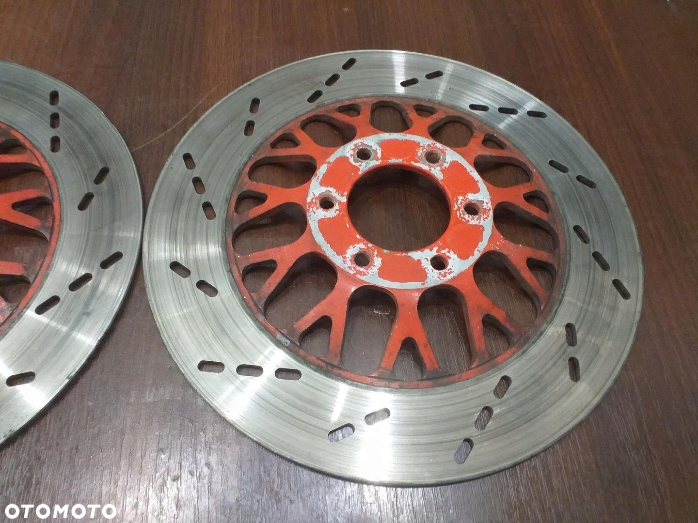 TARCZE HAMULCOWE PRZÓD KPL SUZUKI GS 650 - 6
