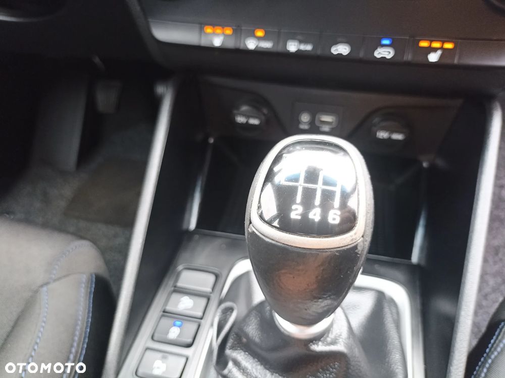 Hyundai Tucson blue 1.6 GDi 2WD Navi - 17