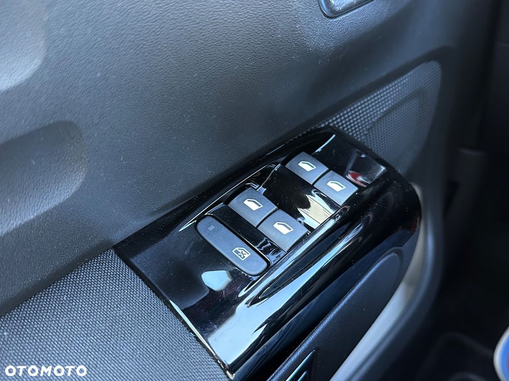 Citroën C3 1.2 PureTech Shine EAT6 - 27