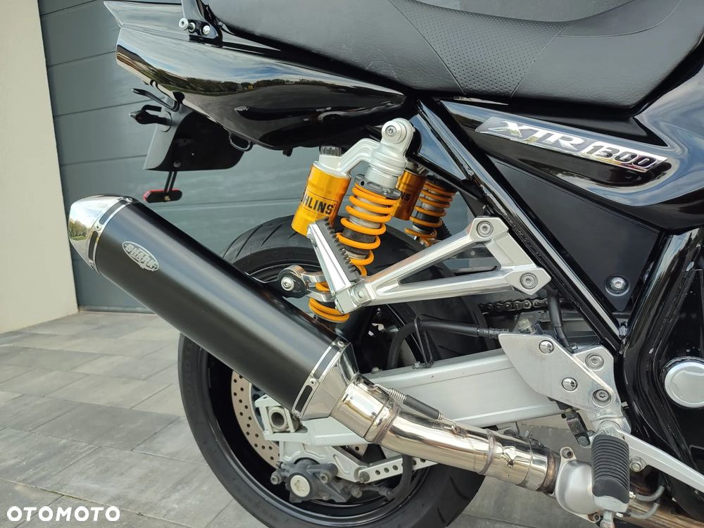 Yamaha XJR - 26