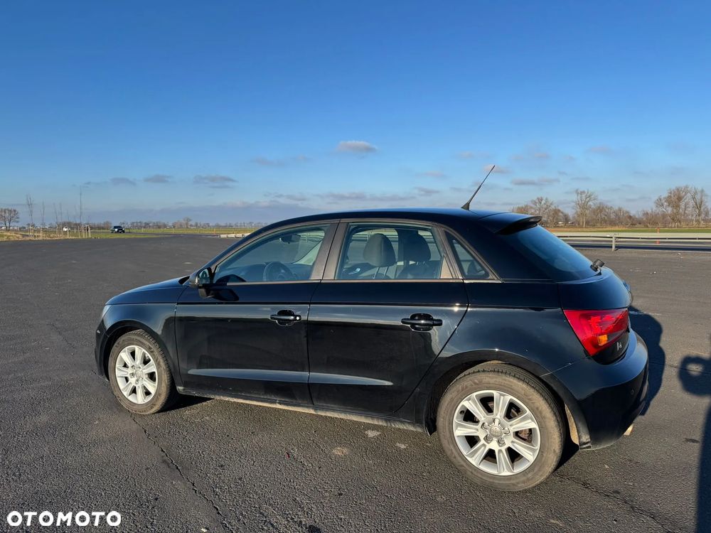 Audi A1 Sportback 1.6 TDI Attraction - 4