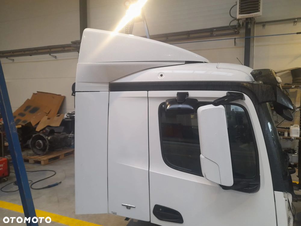 Spoiler spoilery kpl. Mercedes Actros MP4 Antos - 4