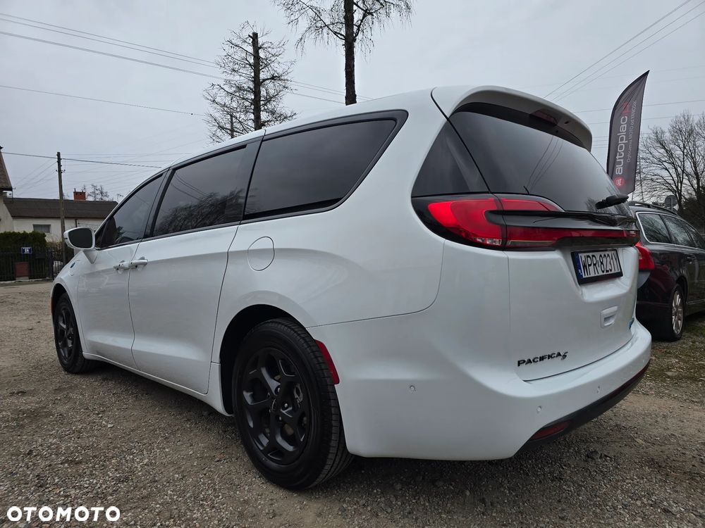 Chrysler Pacifica - 6