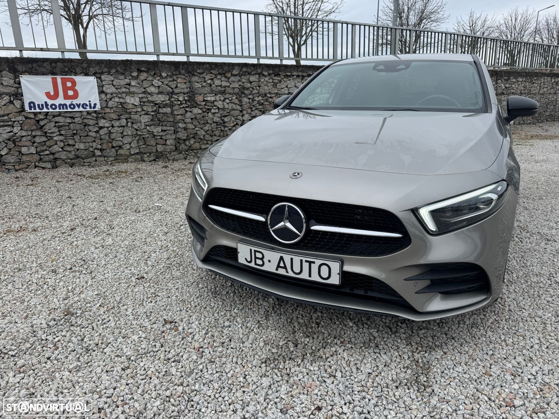 Mercedes-Benz A 250 e AMG Line - 2