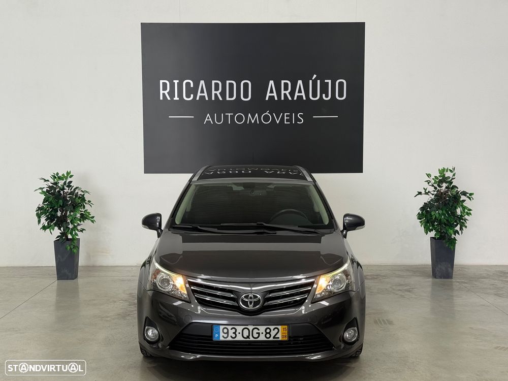 Toyota Avensis SW 2.0 D-4D Luxury - 23