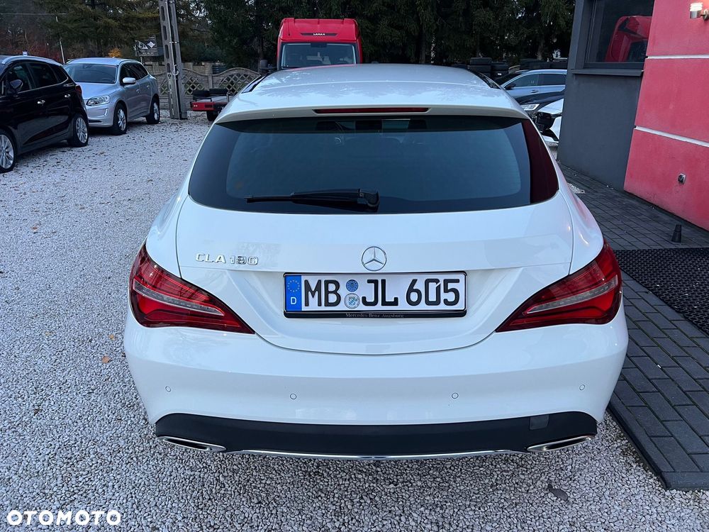 Mercedes-Benz CLA Shooting Brake 180 7G-DCT Urban - 17