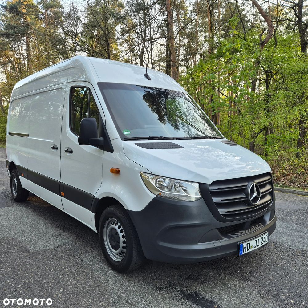 Mercedes-Benz Sprinter - 1