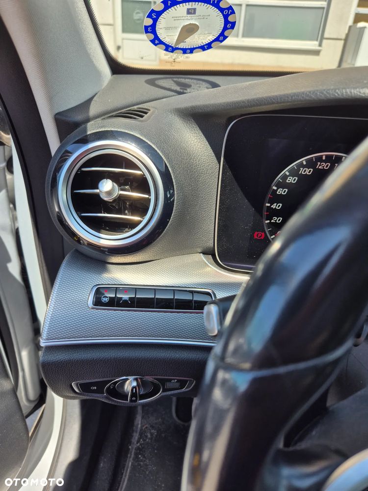 Mercedes-Benz Klasa E 200 4-Matic 9G-TRONIC - 4
