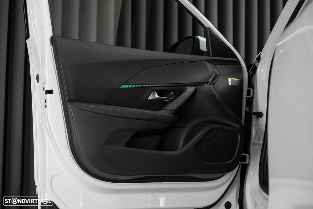 Peugeot e-2008 Allure - 36